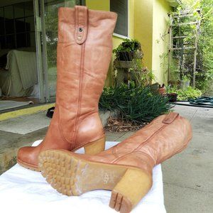 UGG Woman leather boots